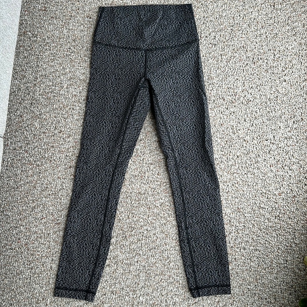 Lululemon HIGH TIMES PANT. Size 4.
